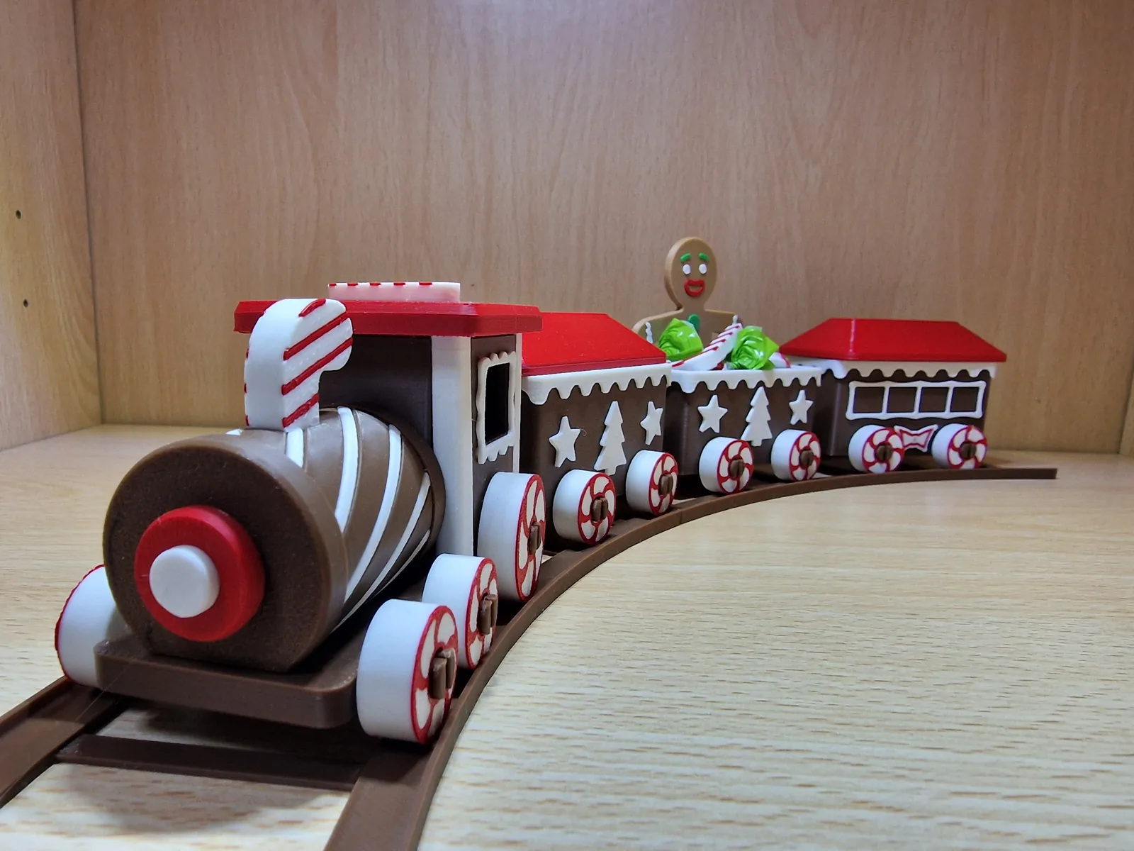 Tren navideño de jengibre impreso en 3D, foto 4