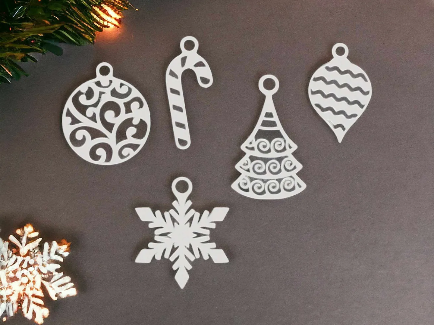 Kit de enfeites de Natal planos: bola, bengala, árvore e floco