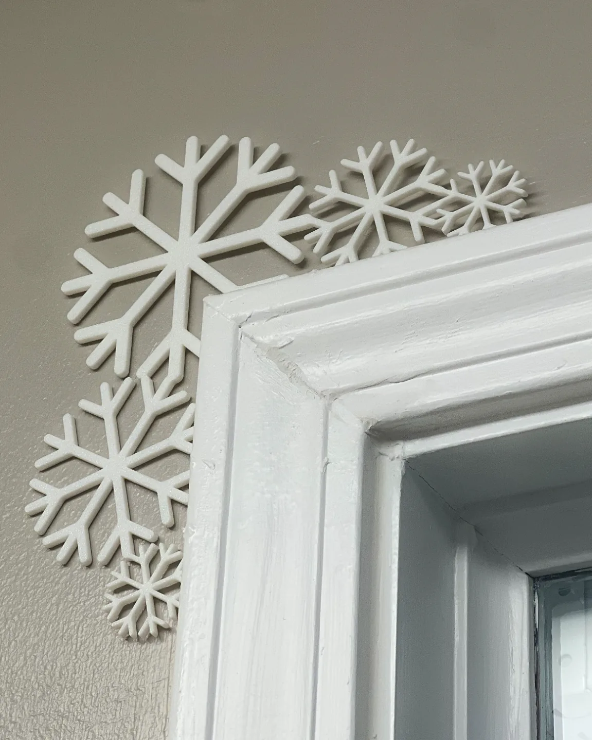 Snowflake door corner