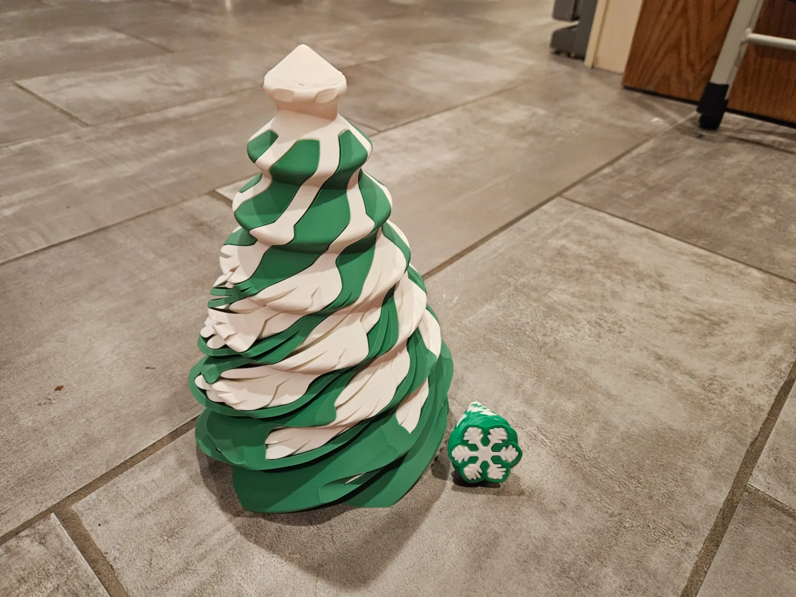 Spiral snowflake Christmas tree