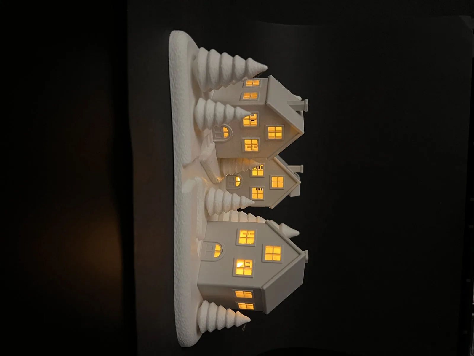 Aldea navideña iluminada impreso en 3D, foto 3