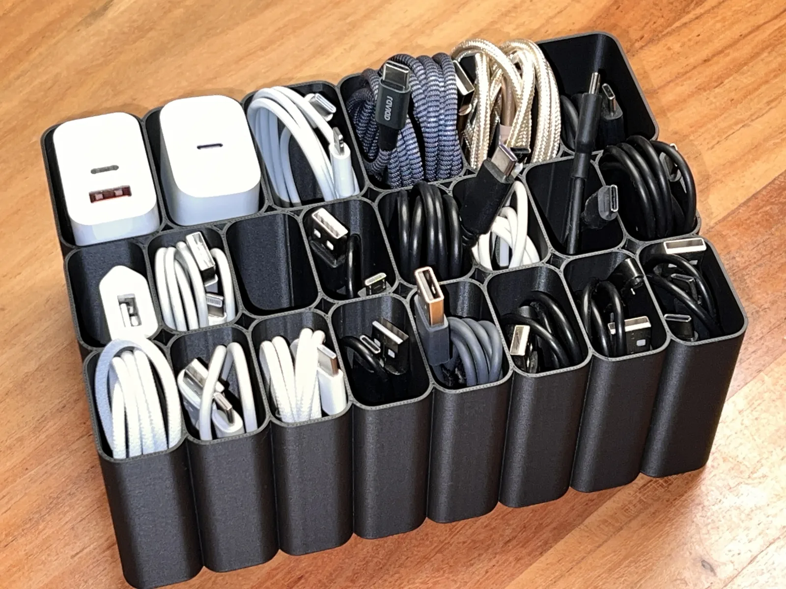 Organizador de cables y cargadores impreso en 3D, foto 4