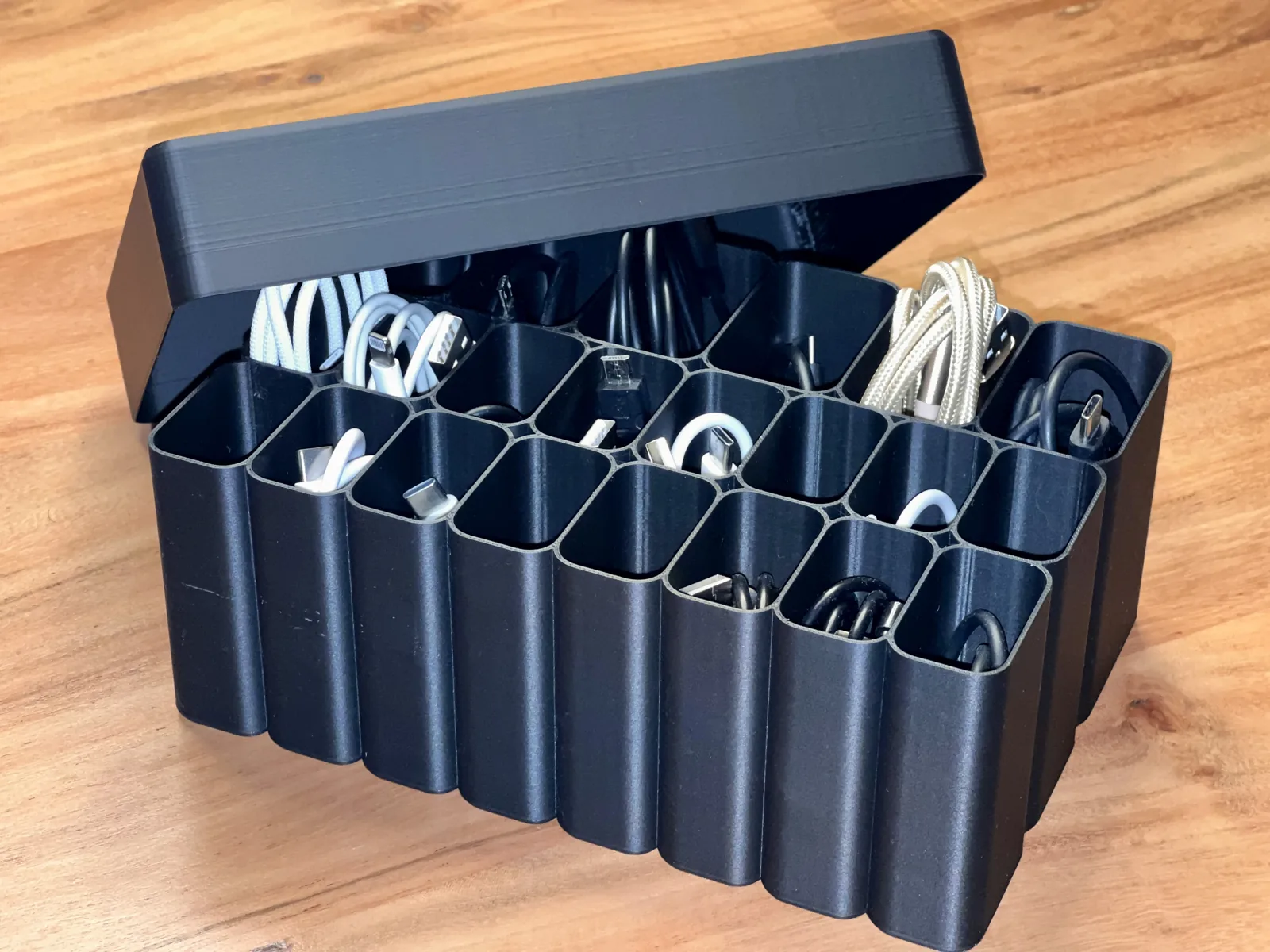 Organizador de cables y cargadores impreso en 3D, foto 6