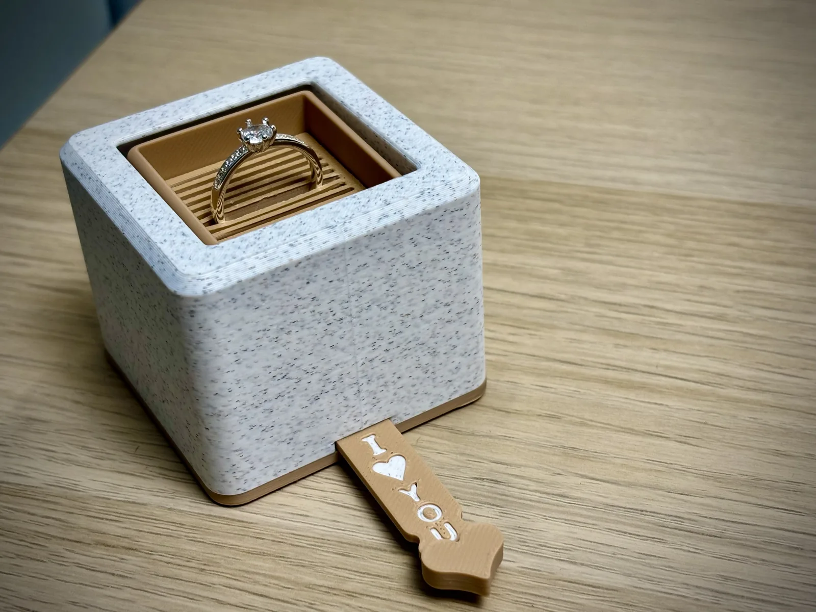 Caja sorpresa para anillo