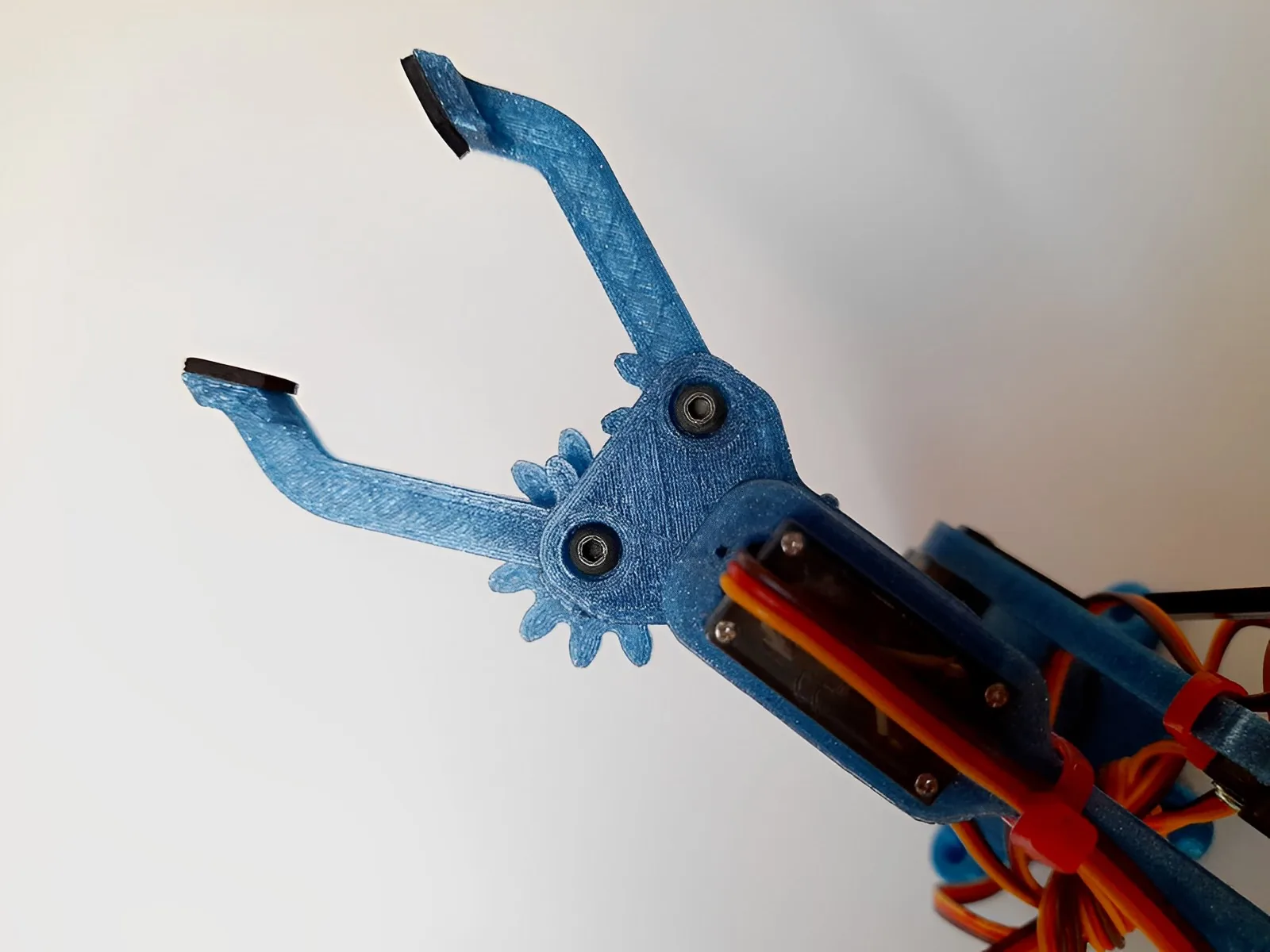 Brazo robótico de 4 ejes con pinza (Arduino) impreso en 3D, foto 4