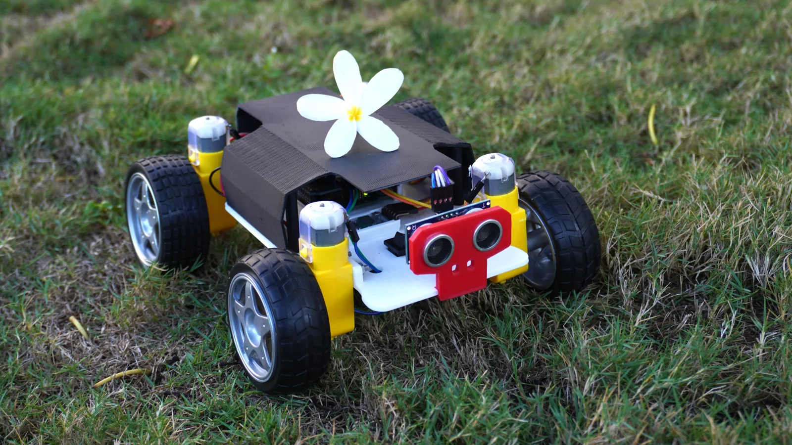 Carro robot con Arduino Uno, Bluetooth y sensor ultrasónico