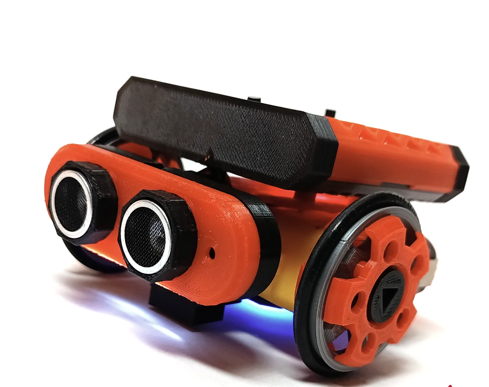 Robot educativo sigue líneas y esquiva obstáculos (Arduino)