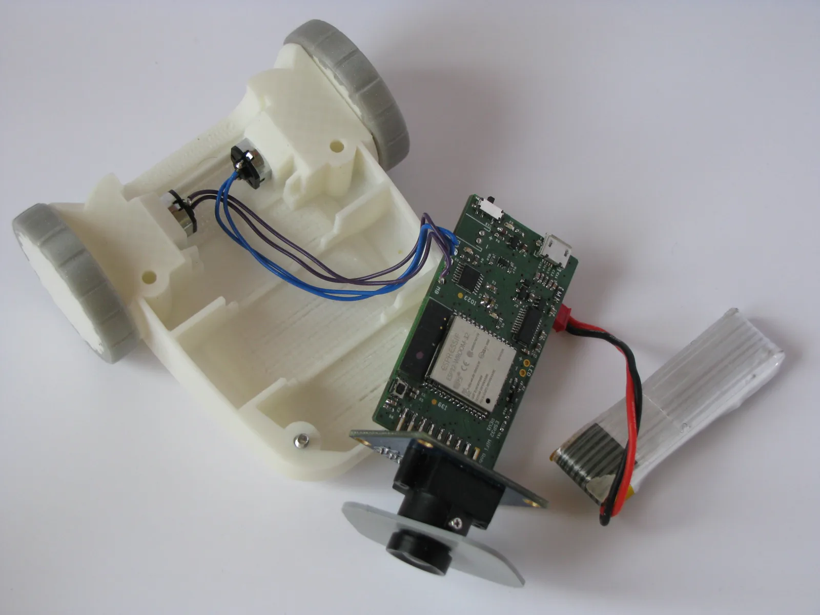Robot WiFi con cámara y ESP32 controlado desde el navegador impreso en 3D, foto 5