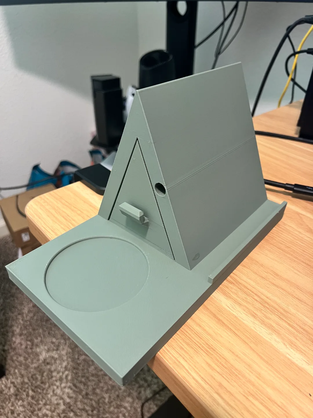 Atril para libro o tablet con espacio para la taza impreso en 3D, foto 3