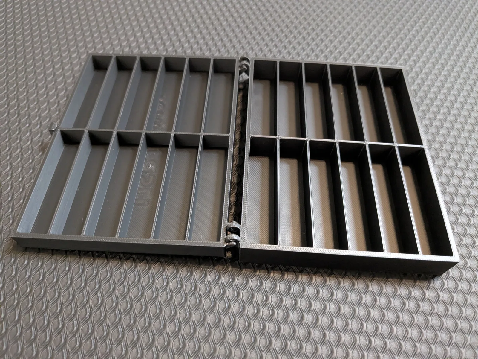 Caja organizadora de memorias USB y tarjetas SD impreso en 3D, foto 3