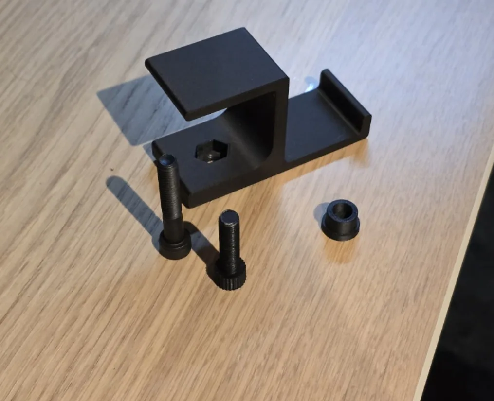 Soporte de audífonos gamer con tornillo impreso en 3D, foto 3
