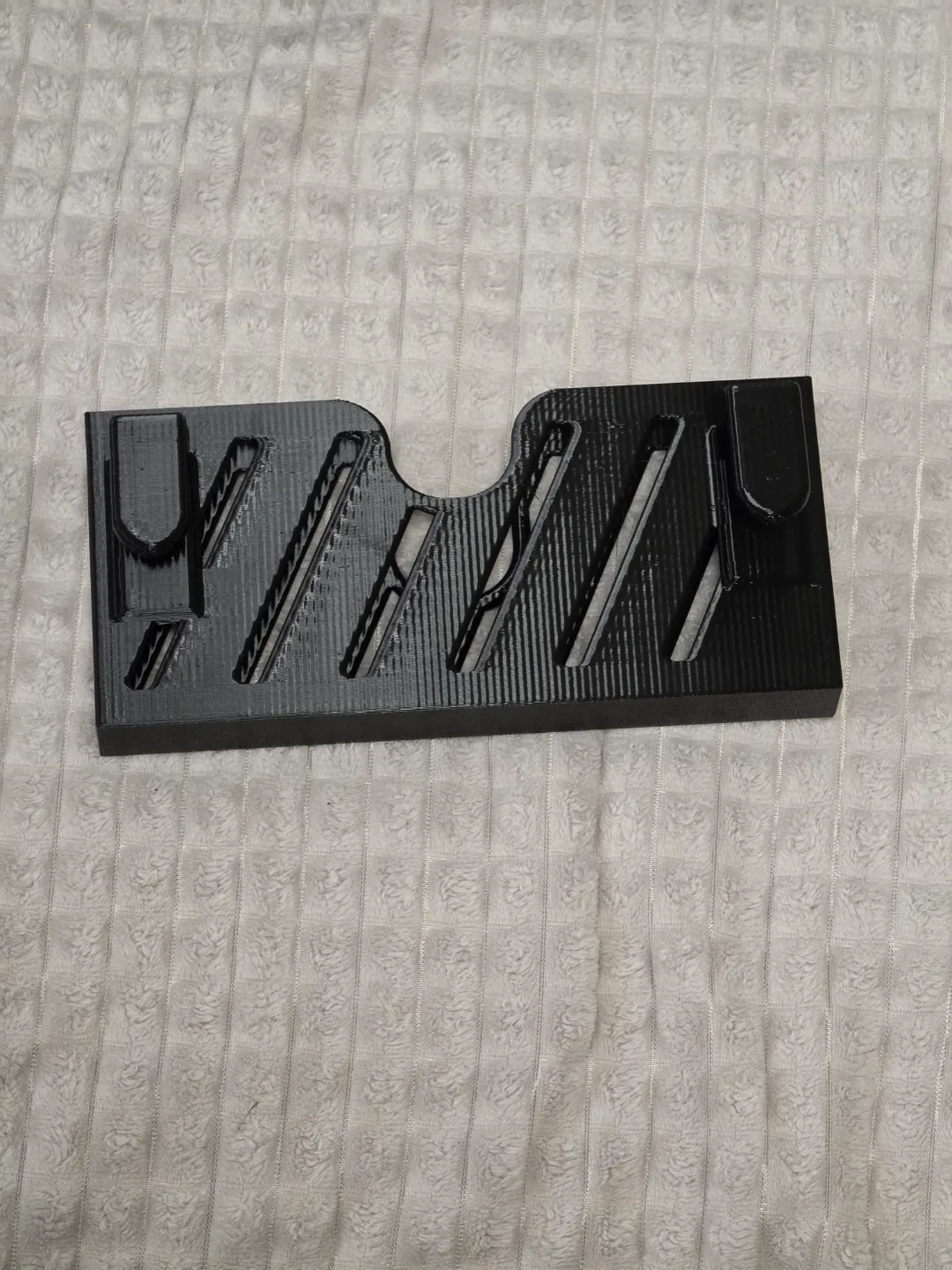 Soporte de celular para la cama o mesa de noche impreso en 3D, foto 3
