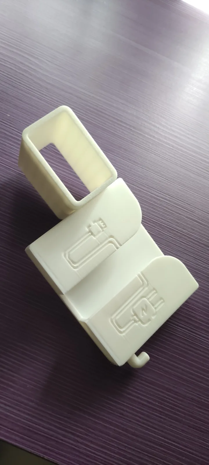 Soporte de celular para cargador de pared