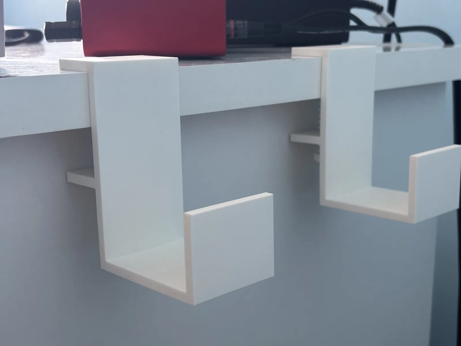 Soporte de regleta para el borde del escritorio impreso en 3D, foto 3
