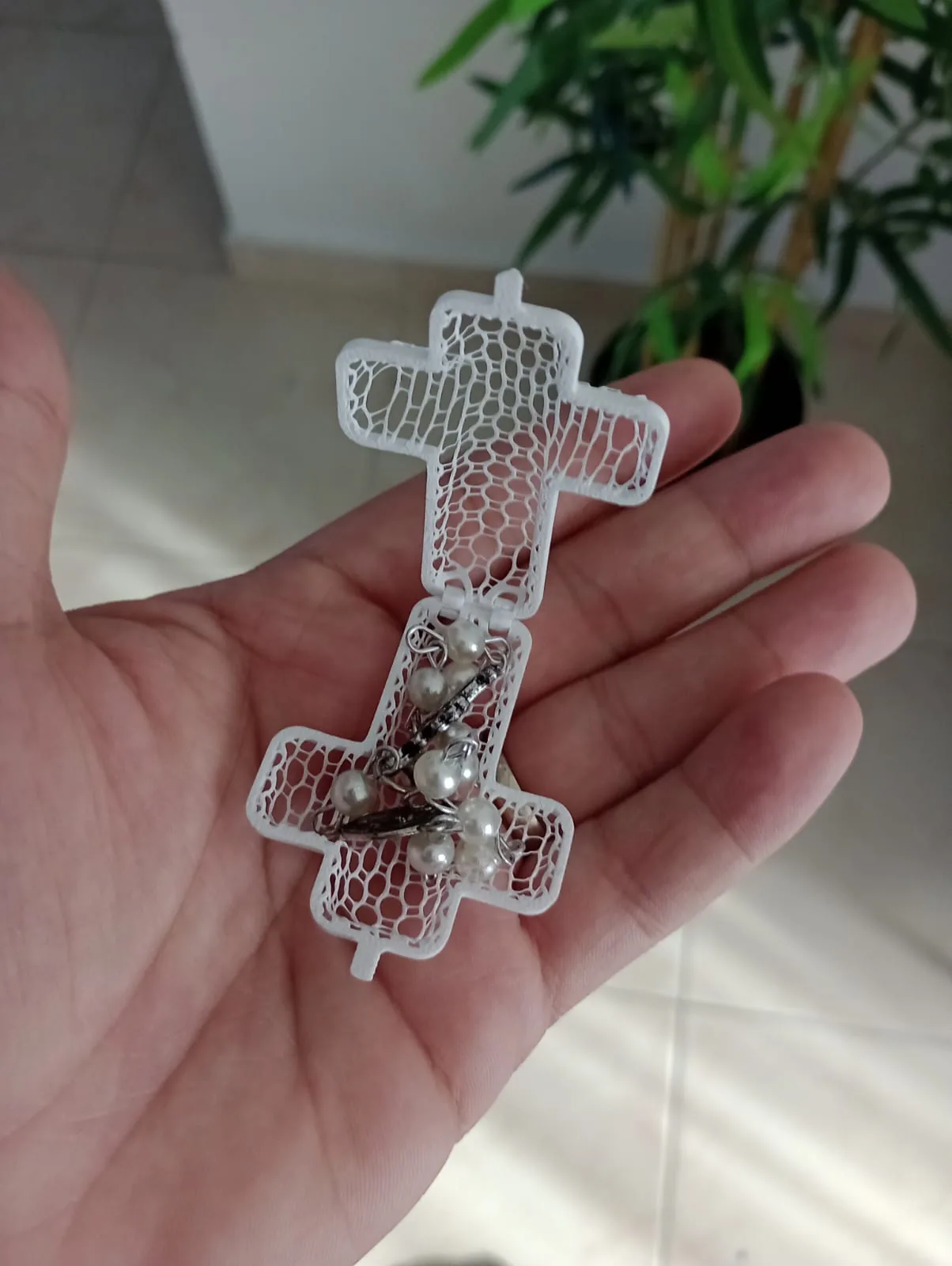 3D printed Mesh Keepsake Cross, photo 3
